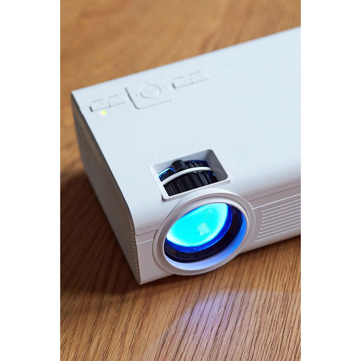 Lenco LCD Projector with high resolution, supports Full HD 1080P content White