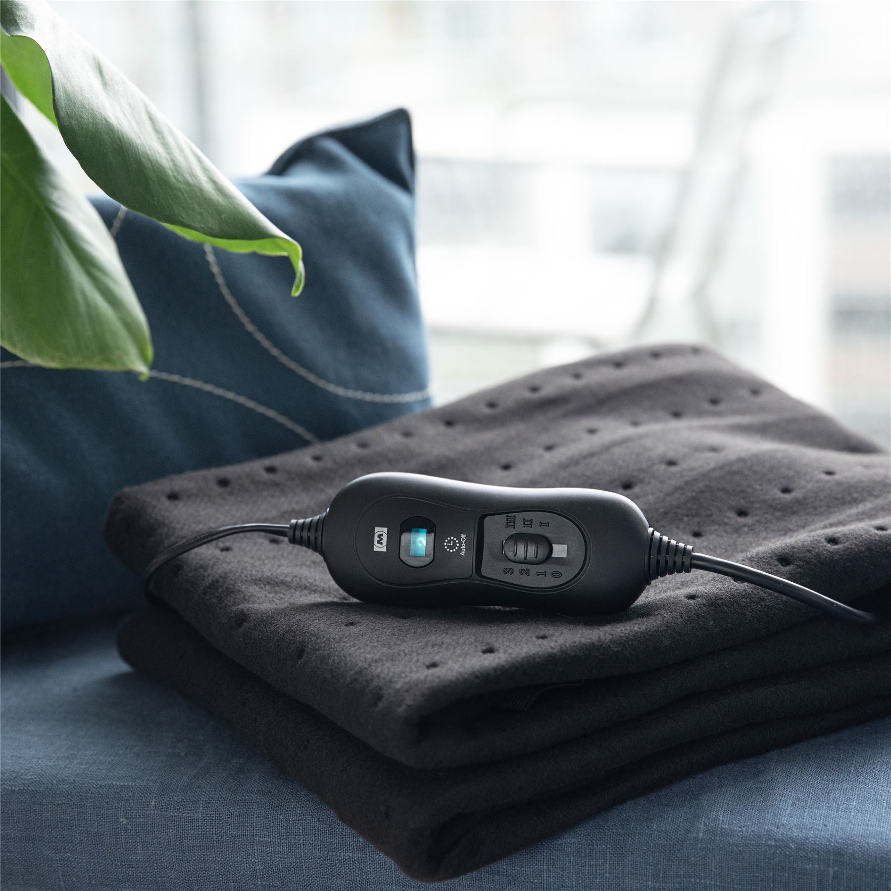 MELISSA Heated Undernlanket/Over-blanket, Electric heated throw 80 x 130cm, Black, 3 Levels, Timer Auto-Off, Machine Washable, Soft and Full Body Warming, Sofa Bed Office Use, Warm blanket, Electric throw