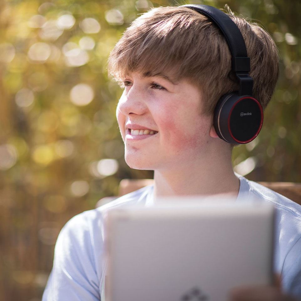 Av:link Folding Multimedia Headphones with In-line Microphone Hands Free